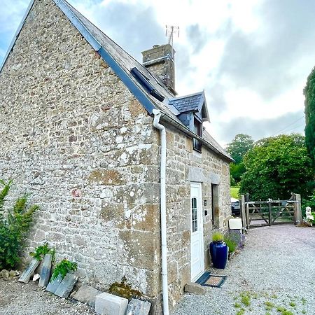 Le Petit Fleur - The Little Flower, Cosy Cottage Saint-Michel-de-Montjoie 外观 照片