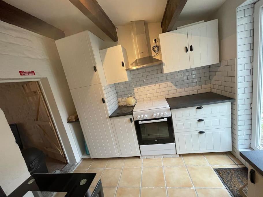 Le Petit Fleur - The Little Flower, Cosy Cottage Saint-Michel-de-Montjoie 外观 照片