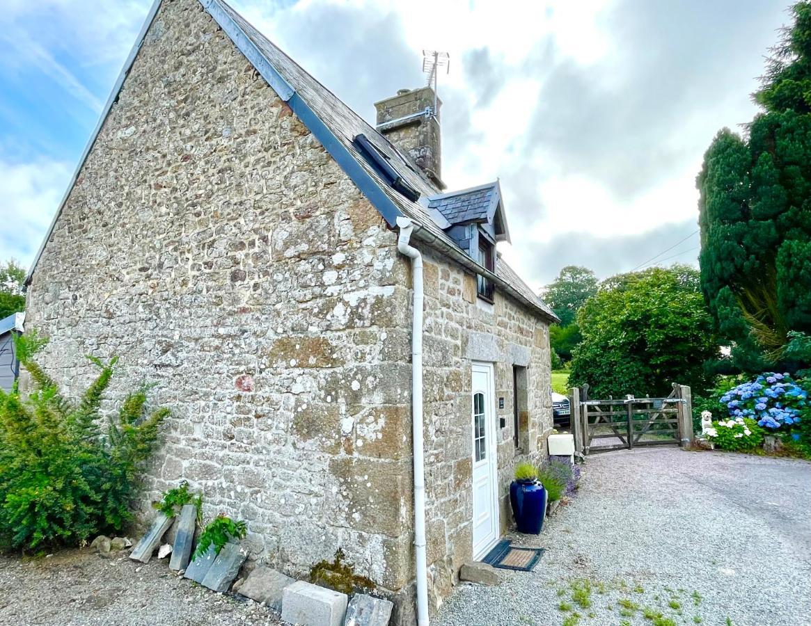 Le Petit Fleur - The Little Flower, Cosy Cottage Saint-Michel-de-Montjoie 外观 照片